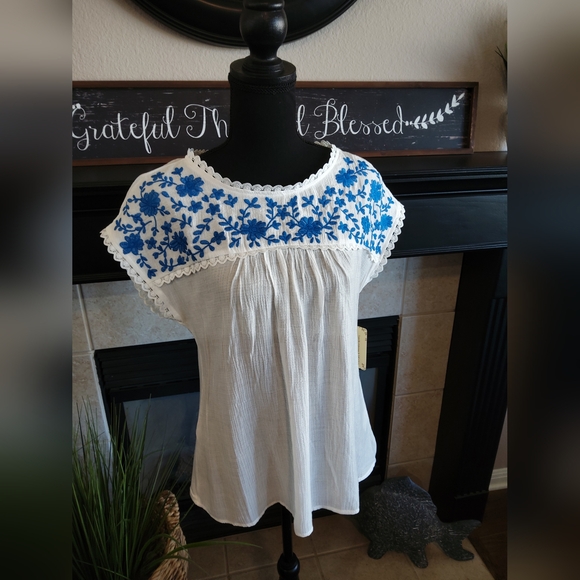 Sweet Wanderer Ladies Maternity Top - Picture 4 of 9